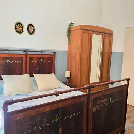 Borghese - Vecchia Alloggio in famiglia Locarno