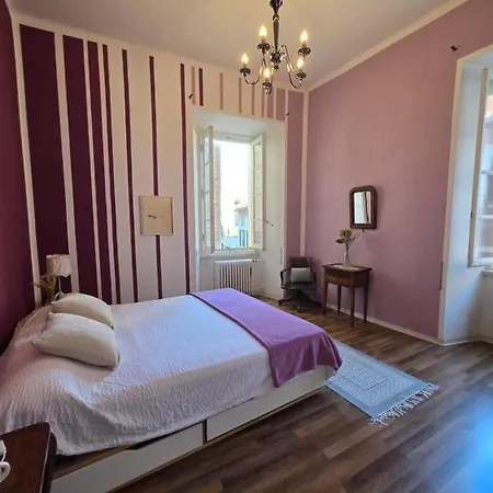 Borghese - Vecchia Alloggio in famiglia Locarno