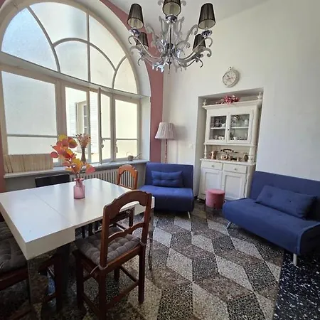 Borghese - Vecchia Alloggio in famiglia Locarno